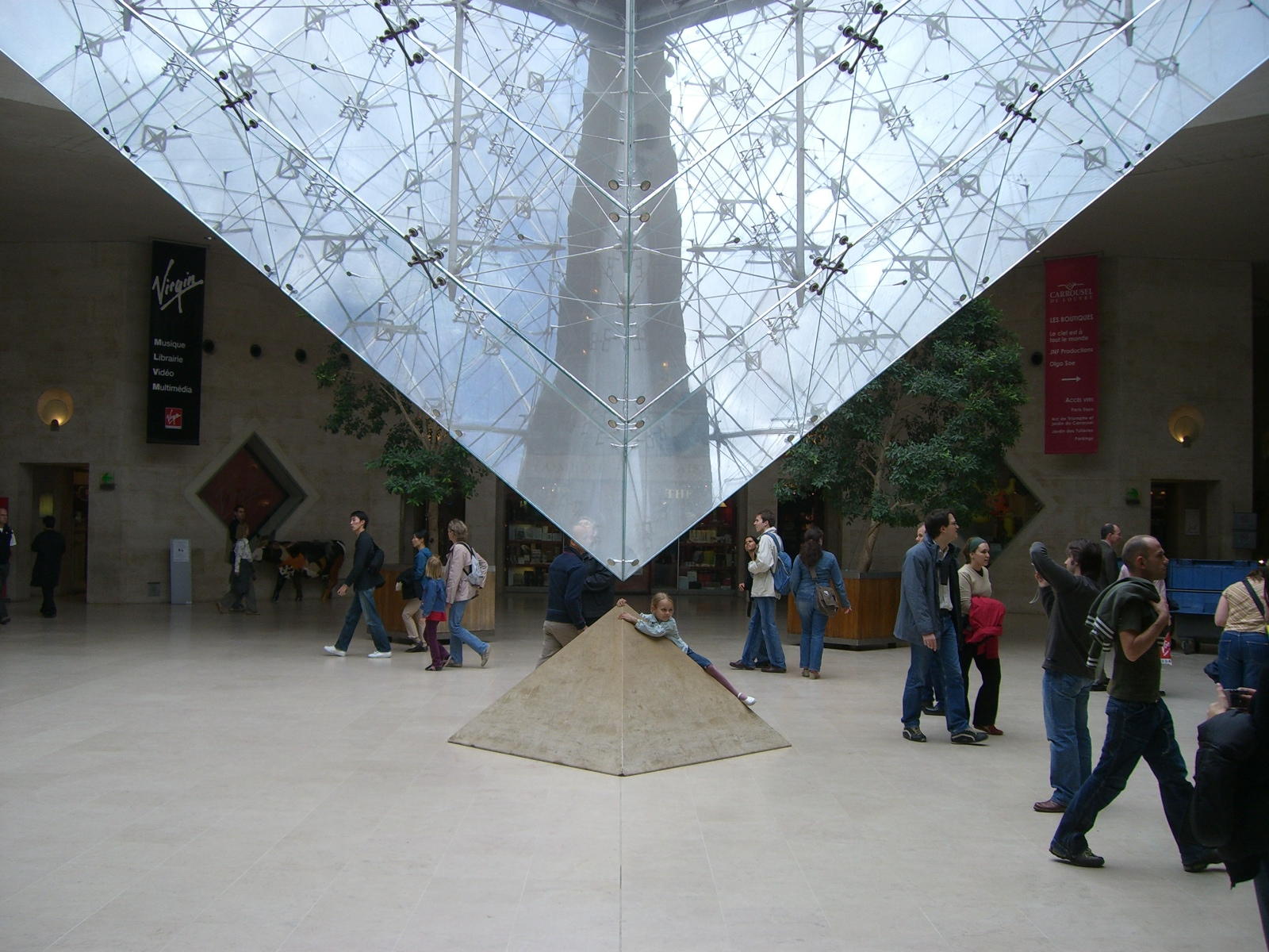 Louvre chalice blade