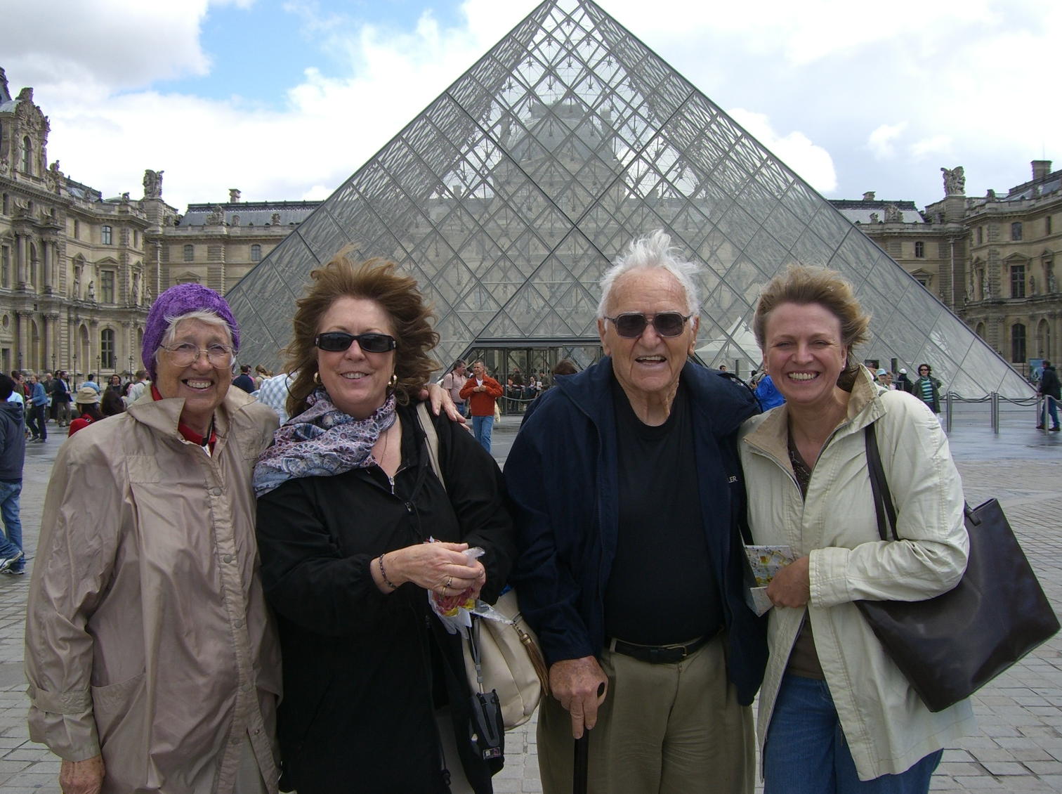 Louvre Gen, Nikki, Ellie, Renate
