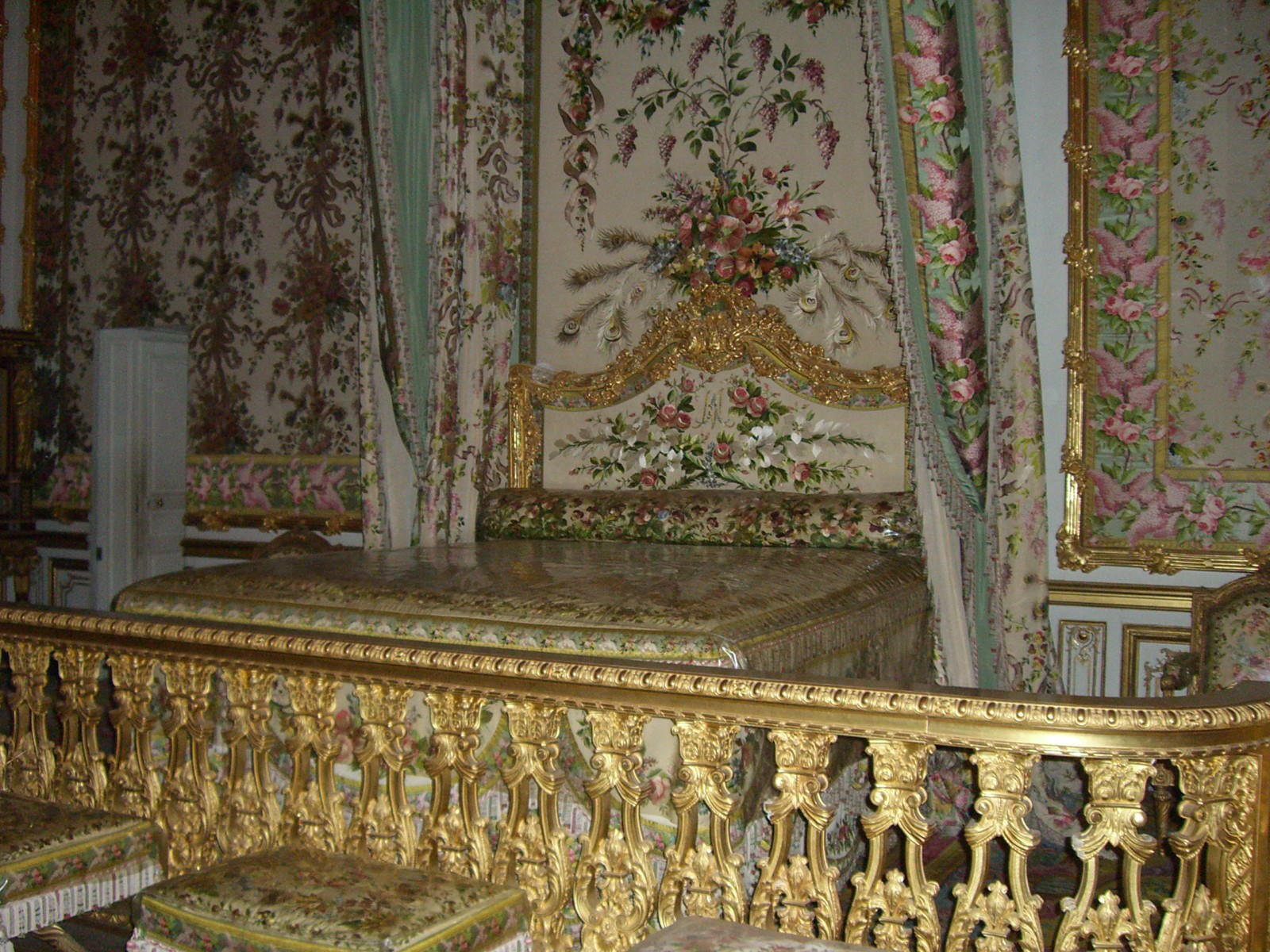 Versailles King's bed